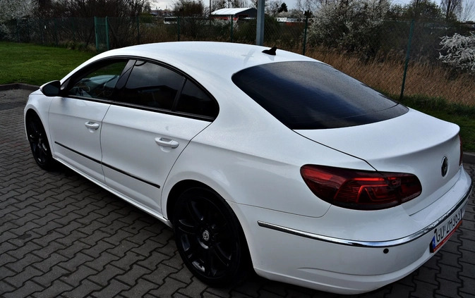 Volkswagen CC cena 39500 przebieg: 266000, rok produkcji 2013 z Żychlin małe 232